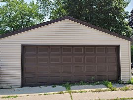 Contact The Landlord For Details (432)9340557 in Greenfield, WI (Photo 4 of 12)