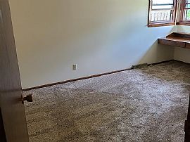 Contact The Landlord For Details (432)9340557 in Greenfield, WI (Photo 6 of 12)