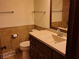 Contact The Landlord For Details (432)9340557 in Greenfield, WI (Photo 9 of 12)