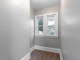 Contact The Landlord For Details (432)9340557 in Milwaukee, WI (Photo 10 of 12)