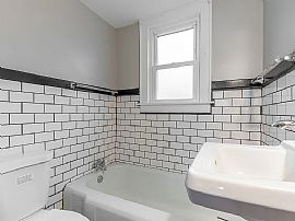 Contact The Landlord For Details (432)9340557 in Milwaukee, WI (Photo 11 of 12)