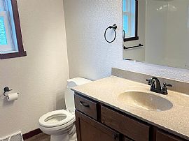 Contact The Landlord For Details (432)9340557 in Wausau, WI (Photo 10 of 12)