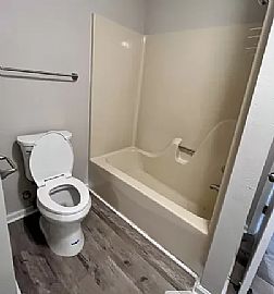 423 Hobbs Rd Se, Huntsville, Al 35803 in Huntsville, AL (Photo 5 of 7)