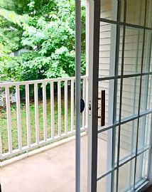 A Charming and Conducive Place to Call a Home in Stamford, CT (Photo 5 of 9)