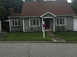 Contact The Landlord For Details (432)9340557 in Waterford, CT