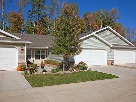 Beautiful 2 Bedroom  in Wolverine Lake, MI