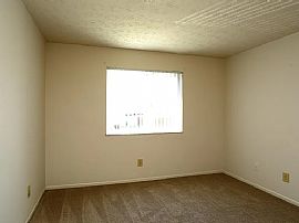  Beautiful 2 Bedroom  in Cincinnati, OH (Photo 9 of 12)