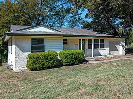 Charming 3 Bedroom Home in Hurst, TX (Photo 10 of 10)