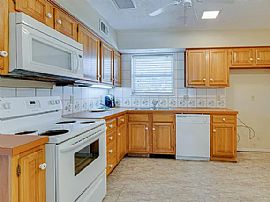 Charming 3 Bedroom Home in Hurst, TX (Photo 4 of 10)