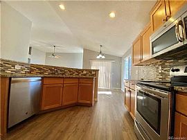 10130 Jasper St, Commerce City, Co 80022 . Nice House in Commerce City, CO (Photo 4 of 11)