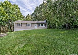 2a Belair Dr, Danbury, Ct 06811 . Awesome House in Danbury, CT (Photo 2 of 8)