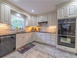 2a Belair Dr, Danbury, Ct 06811 . Awesome House in Danbury, CT (Photo 4 of 8)