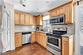 201 Macon Dr, Bridgeport, Ct 06606 . Charming House For Rent in Bridgeport, CT (Photo 5 of 7)