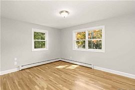 51 Wagon Hill Rd, Fairfield, Ct 06824 . House For Rent in Fairfield, CT (Photo 11 of 12)