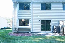 705 Lake Ave Unit 42, Bristol, Ct 06010 . Lovely House in Bristol, CT (Photo 2 of 11)