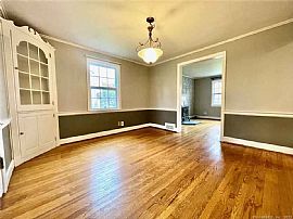 42 Iroquois Rd, West Hartford, Ct 06117 . For Rent  in West Hartford, CT (Photo 6 of 12)