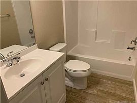 54 Tridell Dr Unit 33, Southington, Ct 06479 . Lovely House in Southington, CT (Photo 8 of 11)