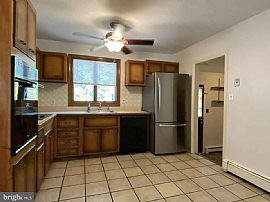 128 Rockrose Dr, Newark, De 19711 . Spacious House For Rent in Newark, DE (Photo 12 of 12)