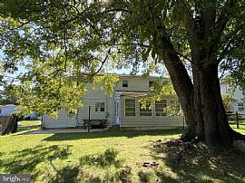 128 Rockrose Dr, Newark, De 19711 . Spacious House For Rent in Newark, DE (Photo 2 of 12)