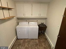 128 Rockrose Dr, Newark, De 19711 . Spacious House For Rent in Newark, DE (Photo 6 of 12)