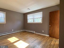 128 Rockrose Dr, Newark, De 19711 . Spacious House For Rent in Newark, DE (Photo 8 of 12)