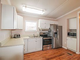 765 Dan Tibbs Rd, Huntsville, Al 35806 in Huntsville, AL (Photo 3 of 9)