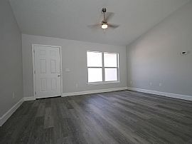 3 Bedroom Home. 13570 Sw 112th St, Dunnellon, Fl 34432 in Dunnellon, FL (Photo 2 of 12)