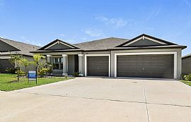 13581 Willow Bluestar Loop, Riverview, Fl 33579 in Riverview, FL