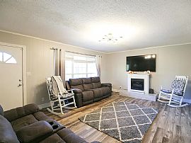 221 Poplar Dr, Rainsville, Al 35986 in Rainsville, AL (Photo 2 of 7)