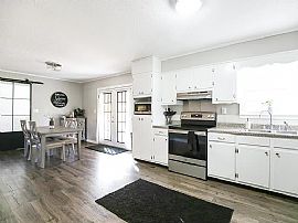 221 Poplar Dr, Rainsville, Al 35986 in Rainsville, AL (Photo 3 of 7)