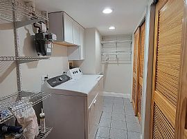 1629 N Vine St, Rent Is $1000 and Deposit Is $1000 in Chicago, IL (Photo 7 of 11)