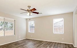 House For Rent in Phoenix, AZ (Photo 8 of 10)