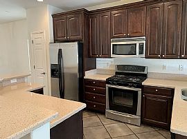 14652 W Maui Ln, Surprise, Az 85379 in Surprise, AZ (Photo 3 of 12)