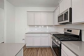 $1,100/month in Oklahoma City, OK (Photo 11 of 12)