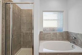 $1,100/month in Oklahoma City, OK (Photo 4 of 12)