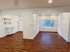 1715 Hazelwood Dr, Lindenhurst, Il 60046 . Comfortable House in Lindenhurst, IL (Photo 4 of 12)