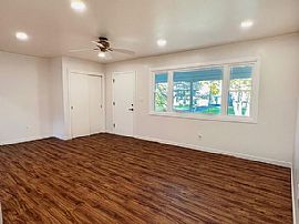 1715 Hazelwood Dr, Lindenhurst, Il 60046 . Comfortable House in Lindenhurst, IL (Photo 6 of 12)