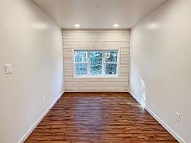 1715 Hazelwood Dr, Lindenhurst, Il 60046 . Comfortable House in Lindenhurst, IL (Photo 7 of 12)