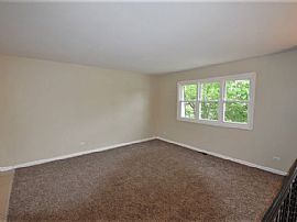 1673 Wrightwood Ct, Glendale Heights, Il 60139 . Perfect House in Glendale Heights, IL (Photo 3 of 10)