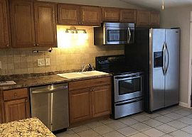 2010 Chestnut St, Quincy, Il 62301 . Nice House in Quincy, IL (Photo 3 of 7)