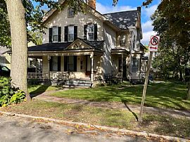 A Nice and Comfy Place to Call a Home in Grand Rapids, MI