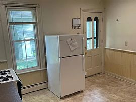 A Nice and Comfy Place to Call a Home in Grand Rapids, MI (Photo 10 of 11)