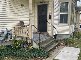 A Nice and Comfy Place to Call a Home in Grand Rapids, MI (Photo 2 of 11)