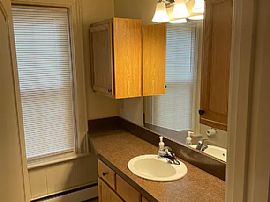 A Nice and Comfy Place to Call a Home in Grand Rapids, MI (Photo 9 of 11)