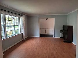 657 Rosaer Ln, Virginia Beach, Va in Virginia Beach, VA (Photo 4 of 12)