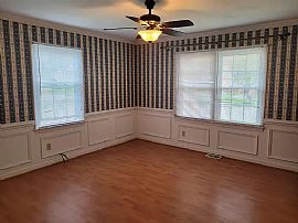 657 Rosaer Ln, Virginia Beach, Va in Virginia Beach, VA (Photo 5 of 12)