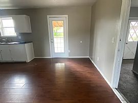 613 N Ramblin Oaks Dr, Moore, Ok in Moore, OK (Photo 3 of 10)