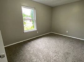 613 N Ramblin Oaks Dr, Moore, Ok in Moore, OK (Photo 6 of 10)