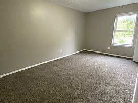 613 N Ramblin Oaks Dr, Moore, Ok in Moore, OK (Photo 7 of 10)