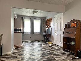 1300 Karen Dr, Altus in Altus, OK (Photo 4 of 10)